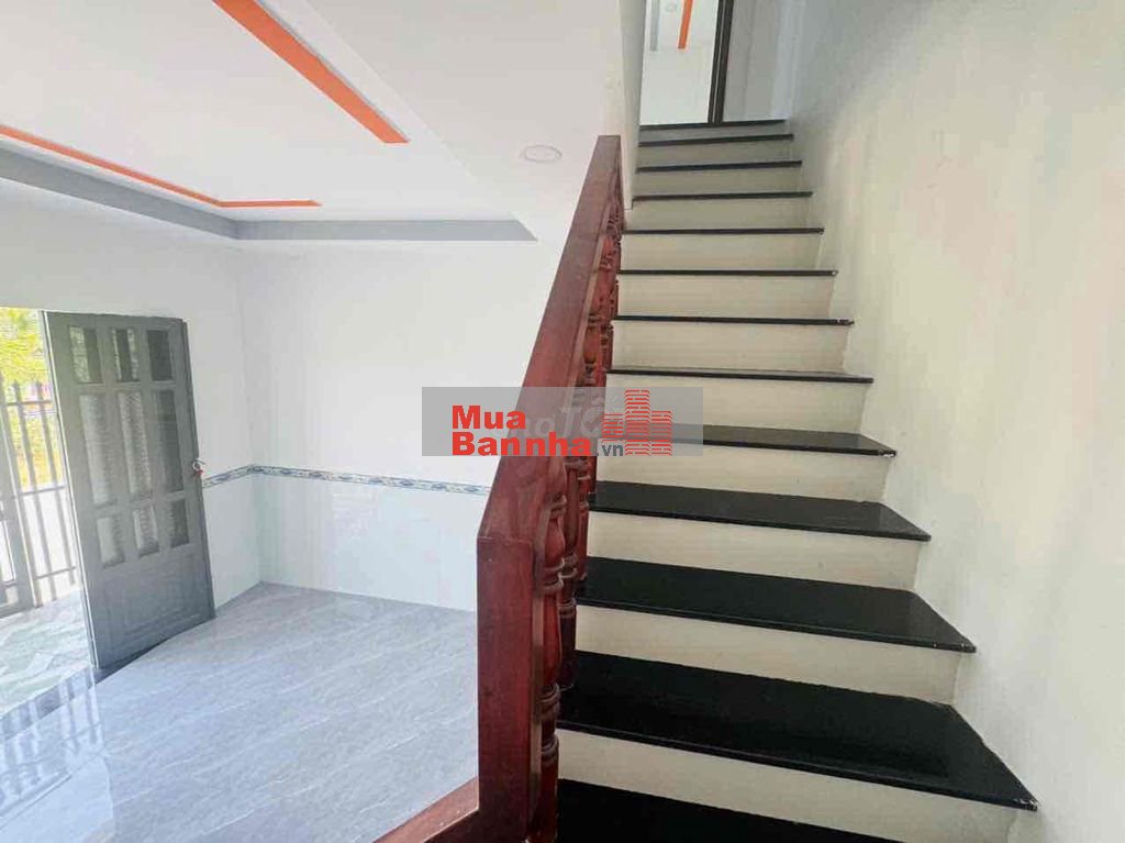 em cần tiền trả nợ nên cần bán gấp căn nhà để tra nợ