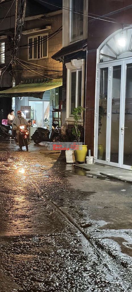 Nhà cần bán gấp .khu vực sầm uất