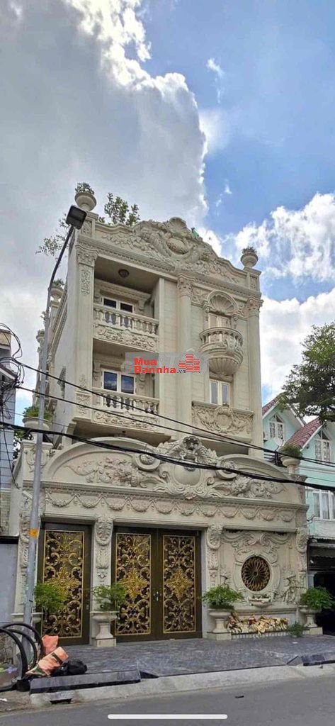 Biệt Thự Tên Lửa 10x20 / Hầm, 4 Tầng, Thang Máy, Full Nội Thất Cao Câp