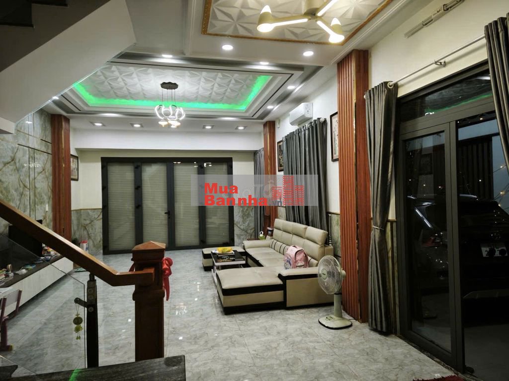 Chính chủ bán (hoặc cho thuê) nhà góc 2 mặt tiền gần quận 7