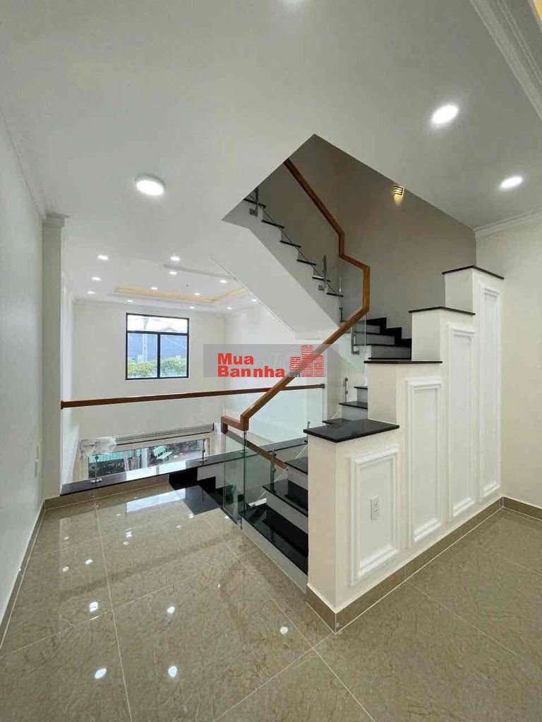 BÁN DÃY NHÀ SÁT VẠN PHÚC CITY ĐƯỜNG 10 mét