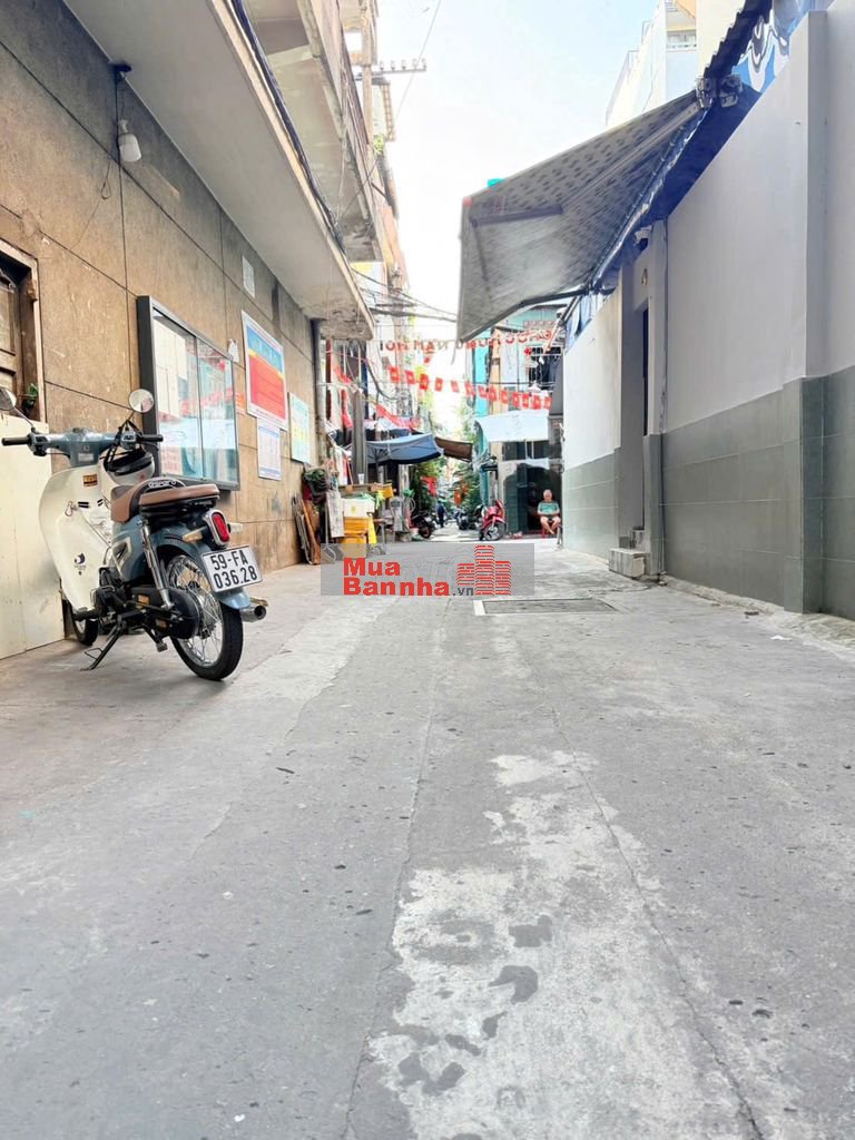 Hẻm 3.5M Cao Thắng Q3. (3.4M x 11M, nở hậu). 5 Tầng Đẹp. Giá 8.5 Tỷ TL
