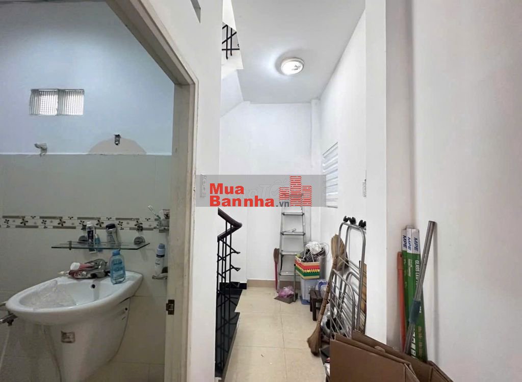 Hẻm 3.5M Cao Thắng Q3. (3.4M x 11M, nở hậu). 5 Tầng Đẹp. Giá 8.5 Tỷ TL