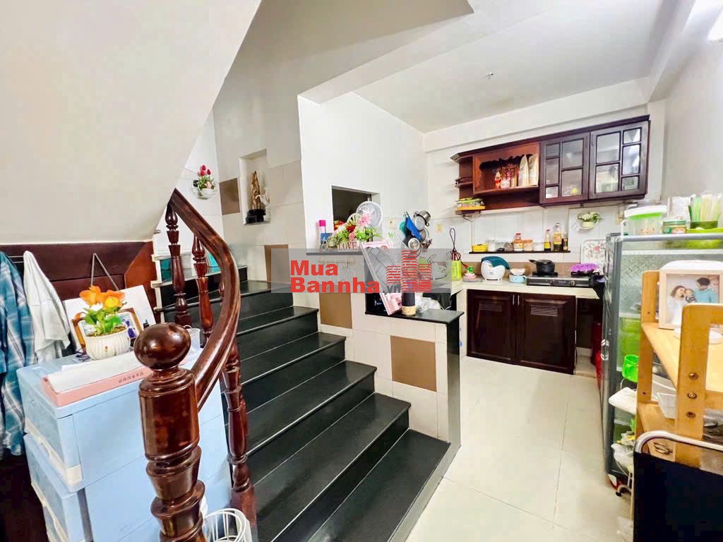 HXH Đỗ Cửa Nguyễn Đình Chiểu, (3.2m x 10m), 3 Tầng Đúc. Giá 9.5 Tỷ TL