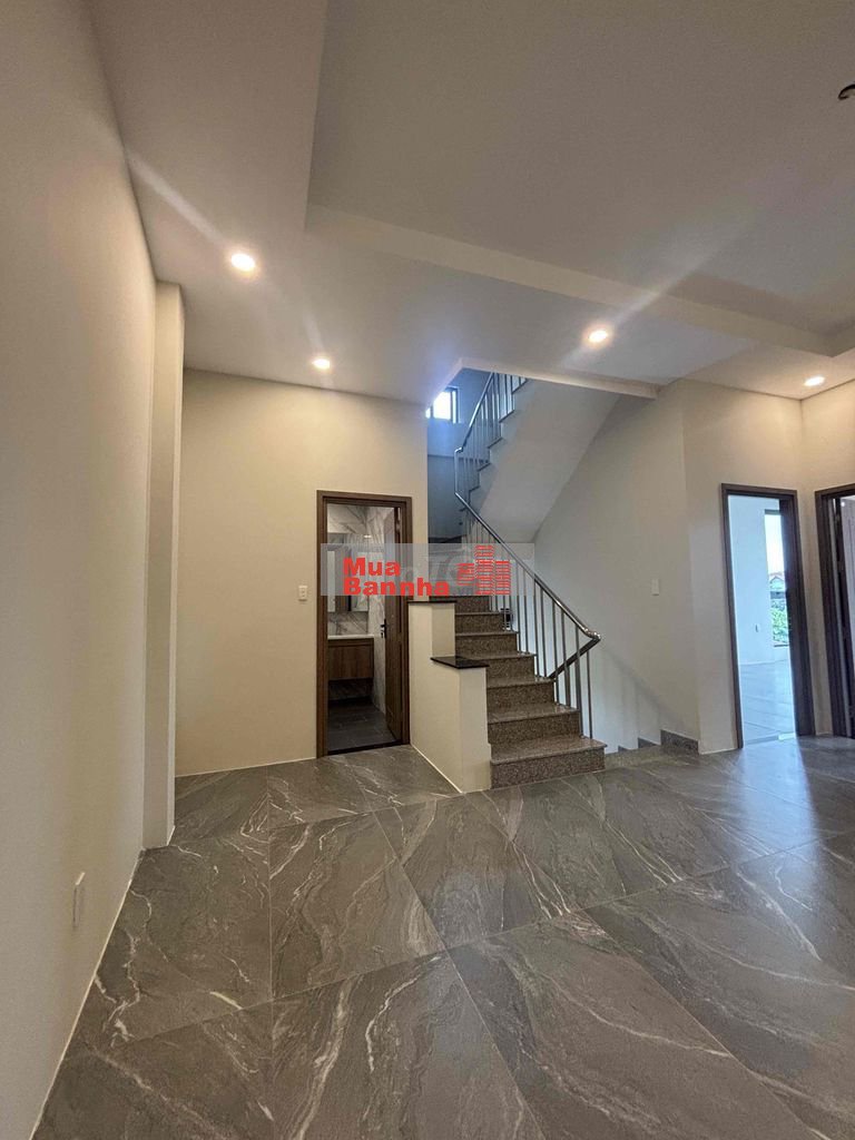 Bán nhà 3 tầng 5PN Thảo Điền Quận 2 ngang 7.3m giá 15.x tỷ