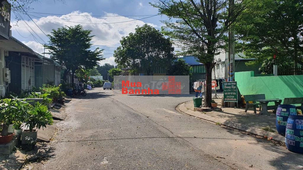 NHÀ CẤP 4 4×18M – KDC HAPPY HOME MỸ PHƯỚC – ĐƯỜNG 6M + VỈA HÈ – SỔ Đỏ