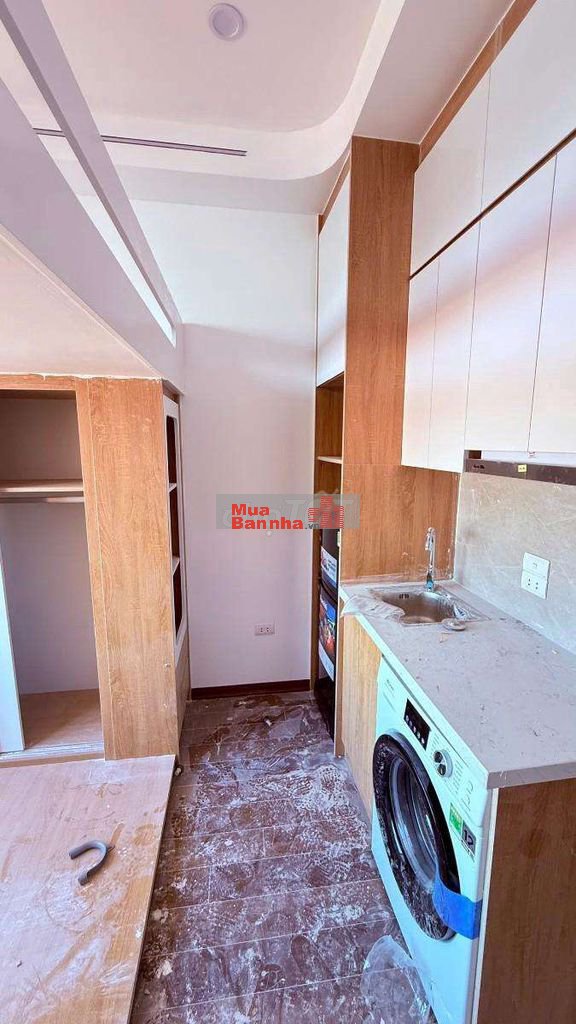 Bán Gấp Tòa 45m x 7 Tầng Thang Máy Ô tô Đỗ Cửa. 11 Phòng KK Cho Thuê.