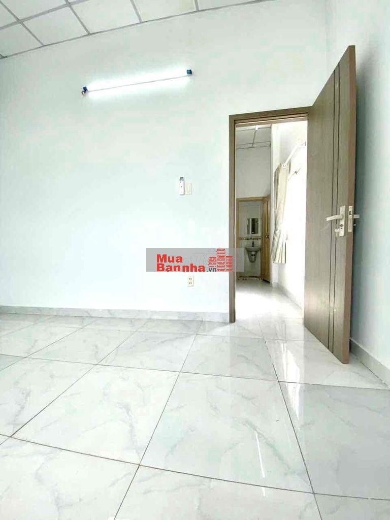 nhà bán 4m x 9m. 2 lầu 🚗 đường Phú định F16.Q8