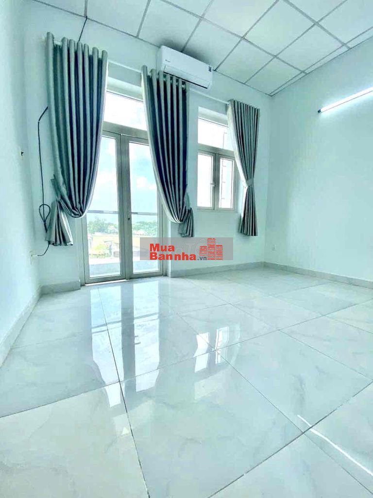nhà bán 4m x 9m. 2 lầu 🚗 đường Phú định F16.Q8