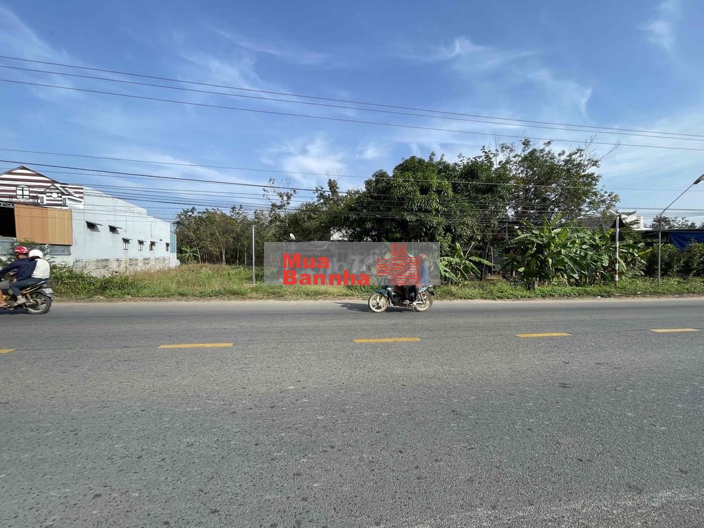 Bán nhà mặt tiền