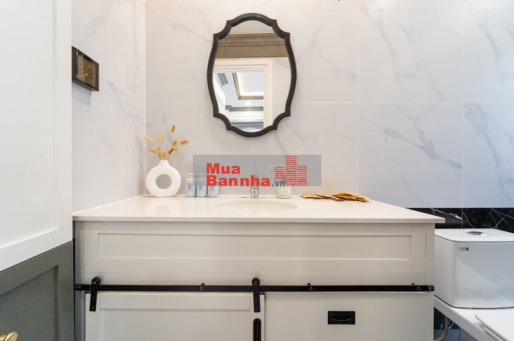 Giảm 2 Tỷ, Chủ Nhà Cần bán nhà Trần Hưng Đạo. 4 Tầng. 14,2 Tỷ TL