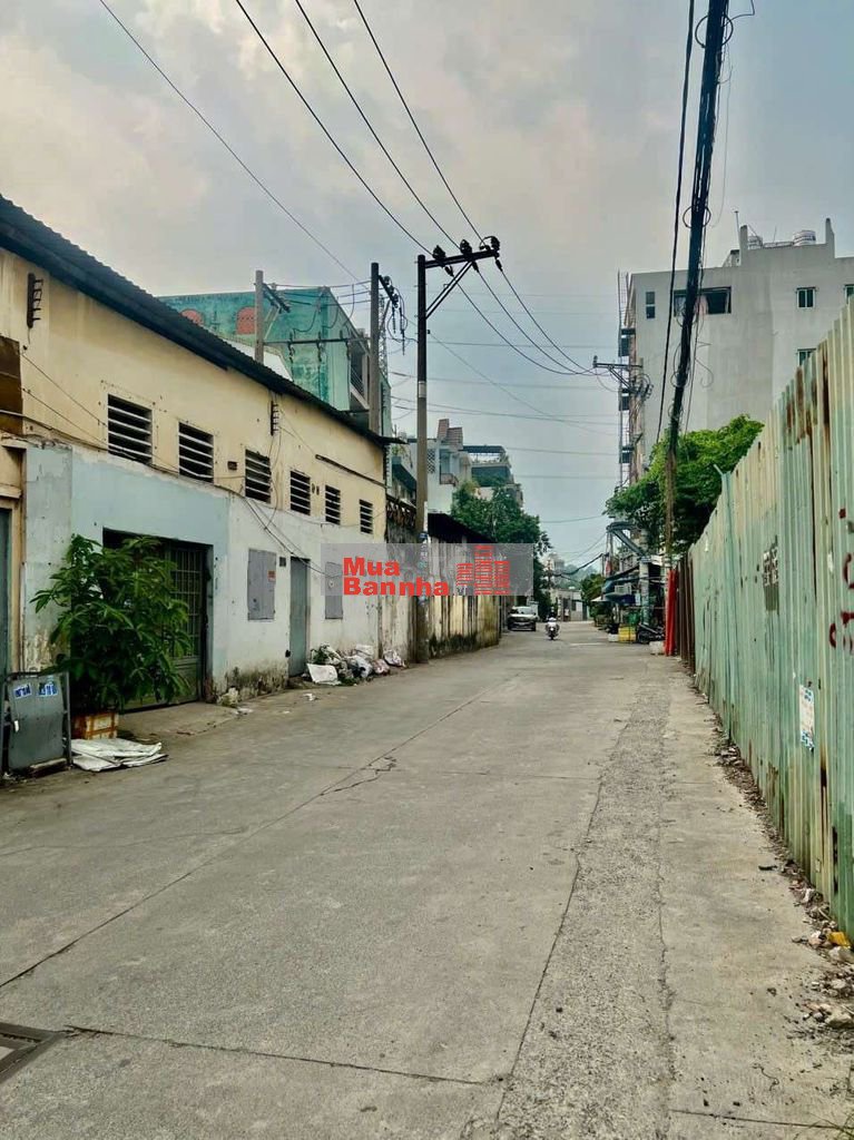 Nhỉnh 5 tỷ Nhà Phố 4mx22m. 3 Tầng Hẻm xe hơi Ngay Cầu Vượt Quang Trung
