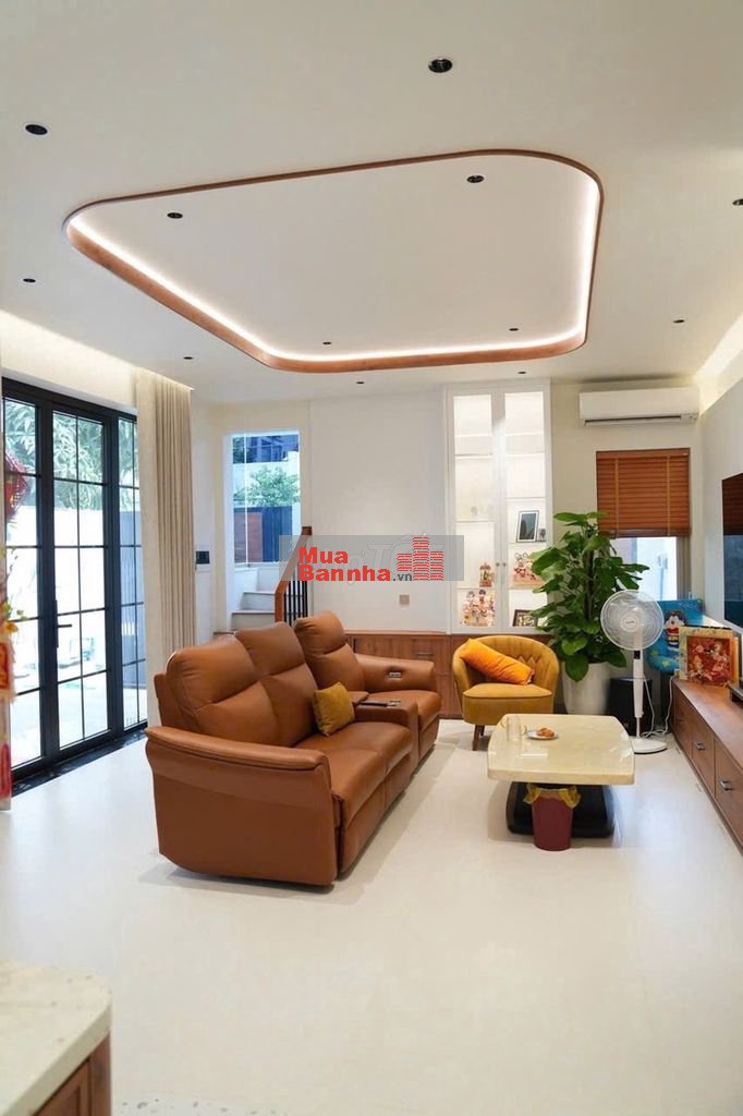 Bán Biệt thự Bộ Công An, Phú Thuận Q7, 158m2, 9m x 18m, 3 lầu, 17 tỷ!