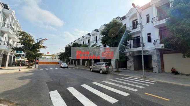 hàng hot nhà phố T&T Long Hậu thanh toán 1,3 tỷ nhận nhà
