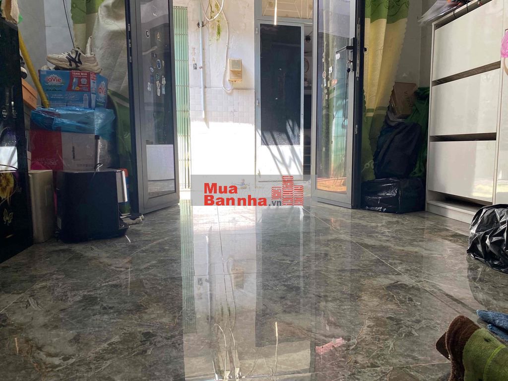 Bán nhà đối diện siêu thị GIGA MALL