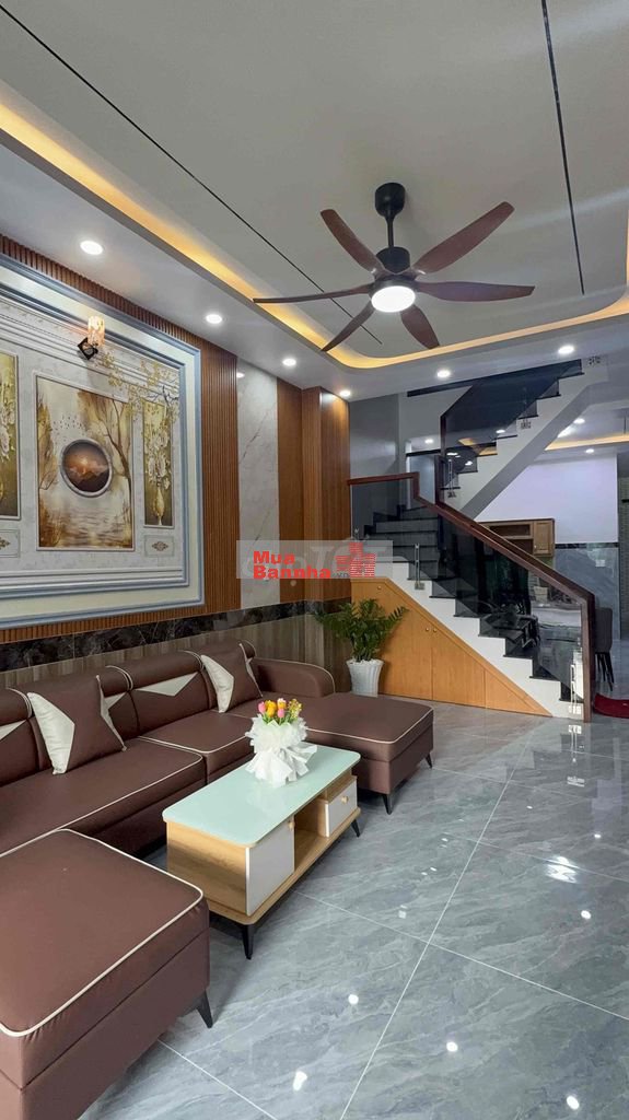 Nhà Mới Shr Hoàn công - Hg Tây 4x18 | 4 PN 1 Phòng thờ | Giá 2.95 TL