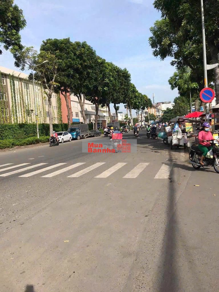 Bán đất và nhà đỗ nhuận