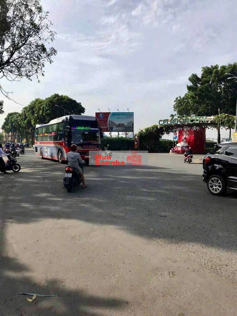 Bán đất và nhà đỗ nhuận