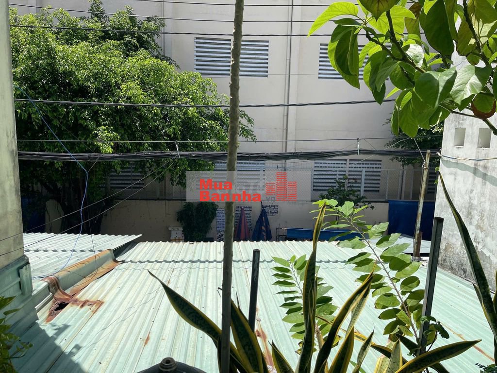 Bán đất và nhà đỗ nhuận