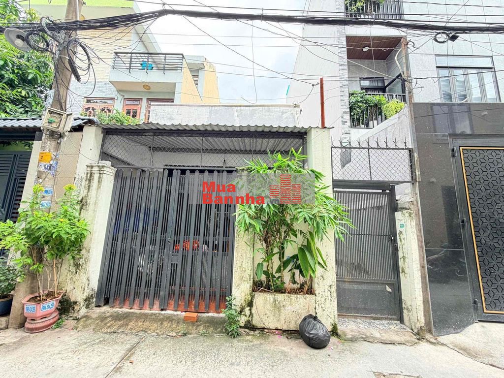 Nhà C4 Phạm Văn Đồng 75M2 Ngang 5,5M Đường Oto 1 Trục Vào Nhà XD Cao