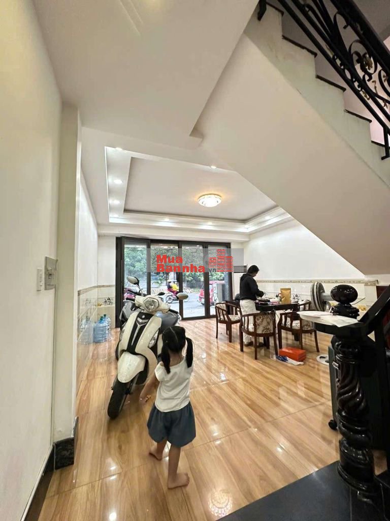Sốc 13ty5 còn 11ty6 Mặt Tiền Khu Tên Lửa .