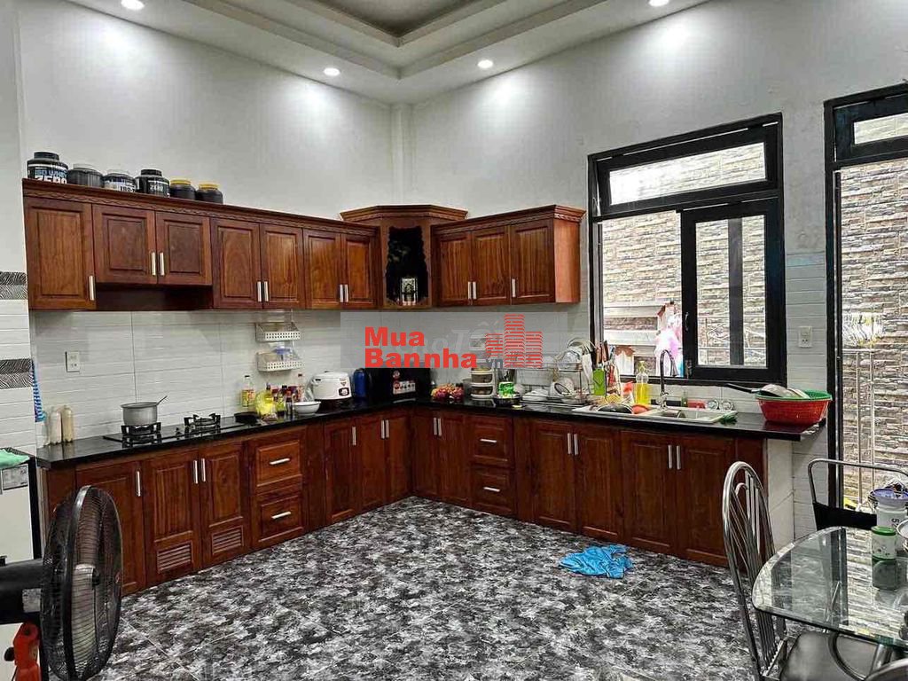 95m2(5.5x17)công nhận đủ Nhà 4 tầng 6 phòng dòng tiền 20tr/tháng