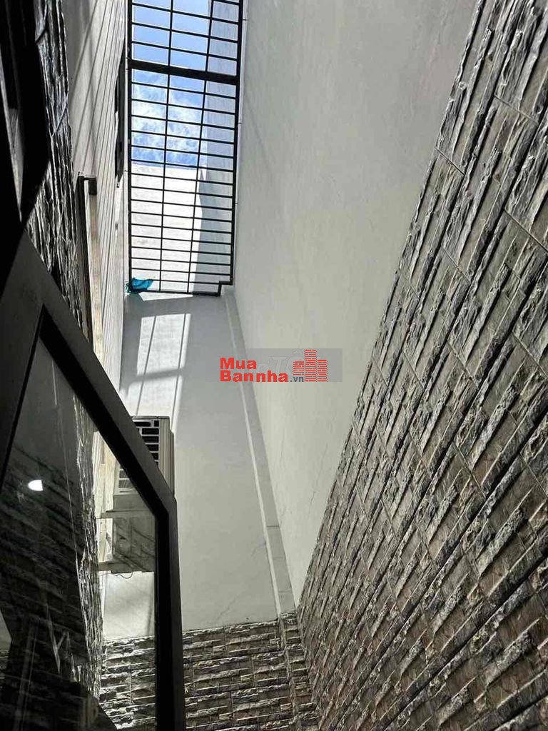 95m2(5.5x17)công nhận đủ Nhà 4 tầng 6 phòng dòng tiền 20tr/tháng