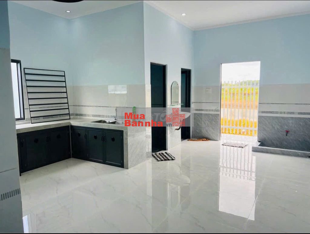 Bán gấp căn nhà nằm ngay Võ Thị Nhúa, Củ Chi, 103m2, 720tr, SHR