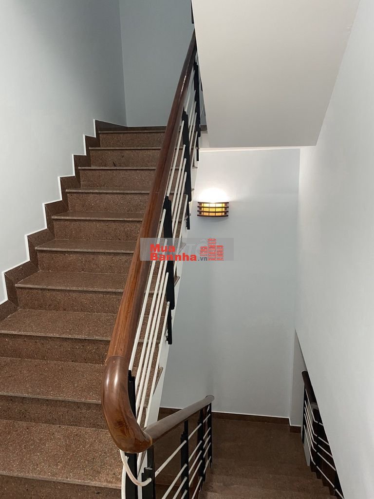 BÁN NHÀ 3 TẦNG 100M2 NGAY BẾN XE TRUNG TÂM TP ĐÀ NẴNG