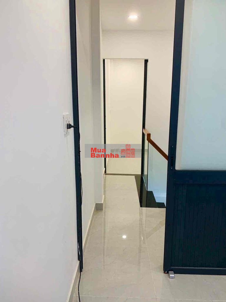 Tôi bán nhà 50 m2, 1 trệt. 1 lầu đúc , tuyệt đẹp. Quận 7