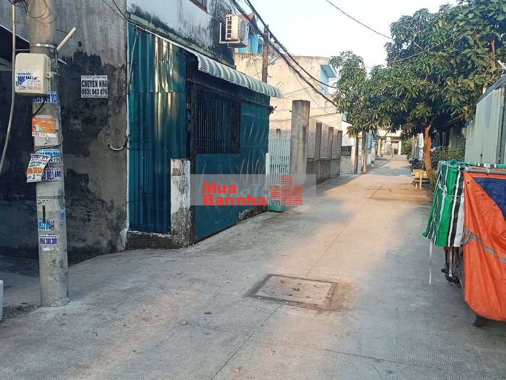 Nhà 3,3x5m hẻm thông trước nhà 2,8 ra 9m là hẻm xe tải