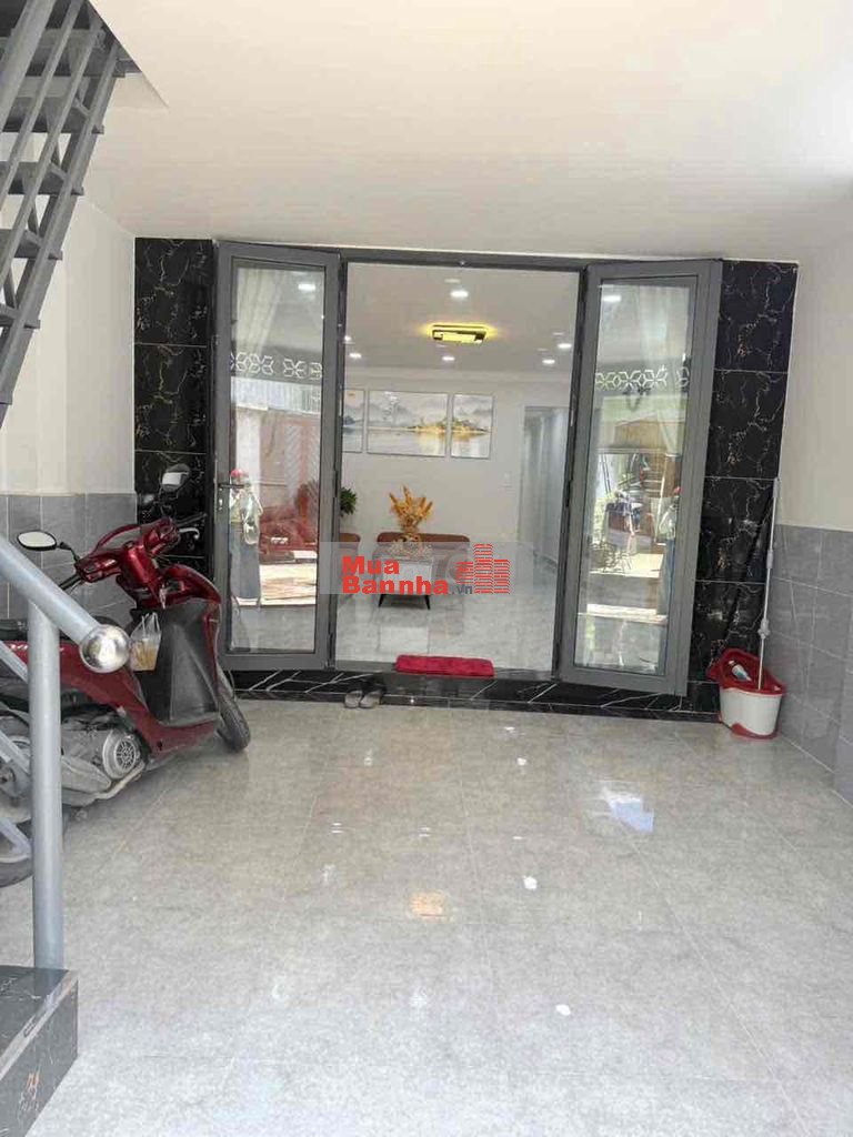 Nhà phố sát trung tâm quân 7