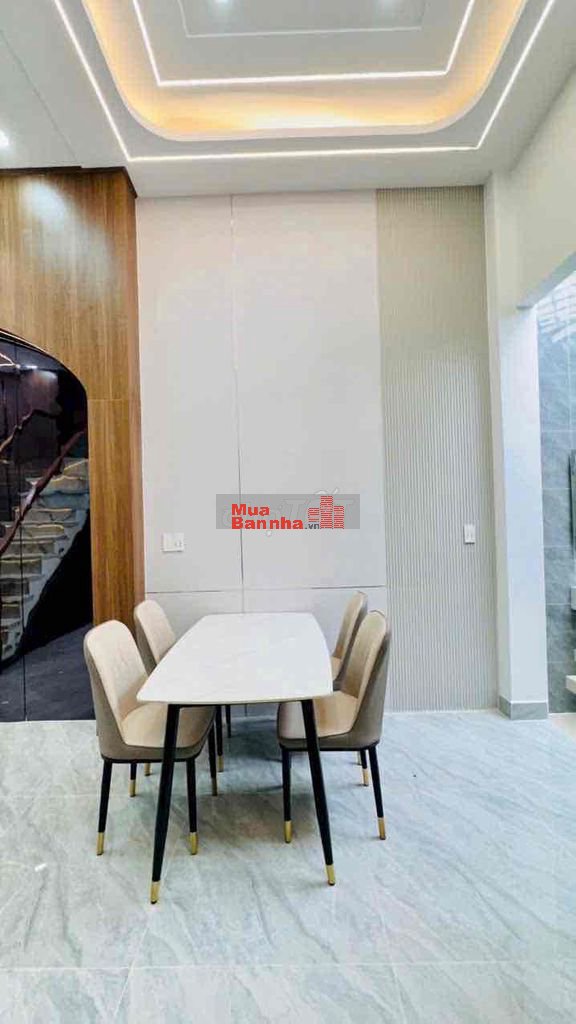 nhà mới xây chắc chắn tặng full nội thất.nhà gần trường học