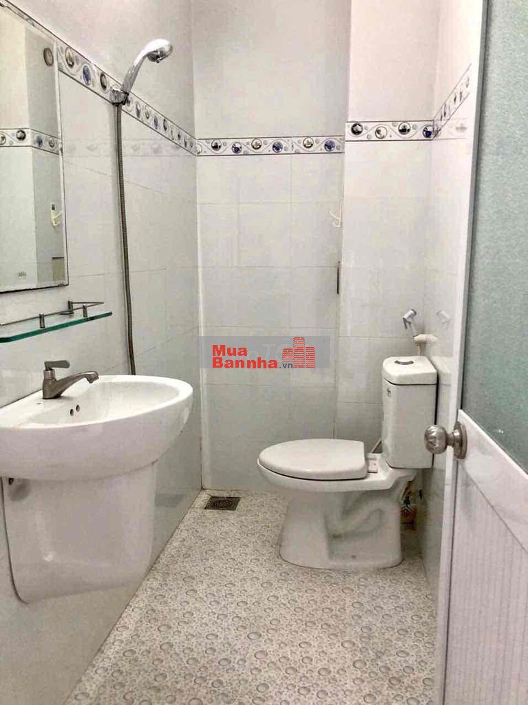 Nhà Bán Phú Định giáp Q6 ,Sổ Hồng hoàn công đủ, BTCT,cách MT 50m