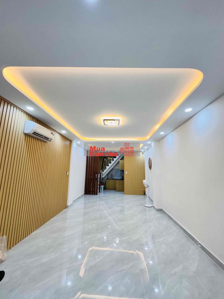 Bán nhà mặt tiền Q5