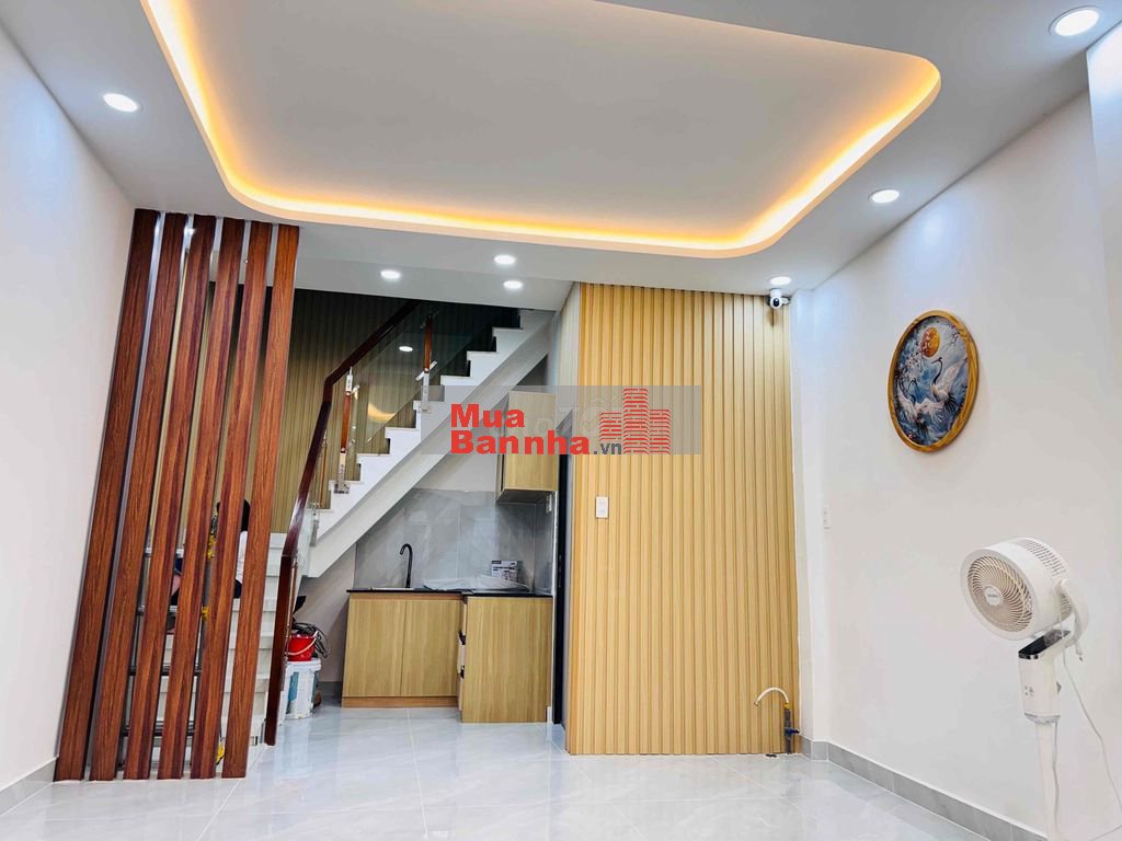 Bán nhà mặt tiền Q5