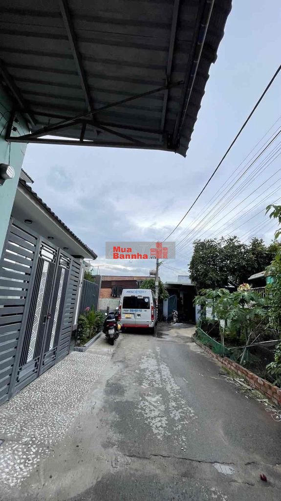 BIỆT THỰ ĐÔNG THẠNH - 8x20 - 2 Tầng Mái Ngói - LH Ngay