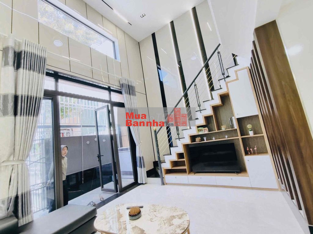Quá rẻ 3.39 tỷ nhà 2 tầng full nội thất ngay đầu đường Hoàng Văn Thái