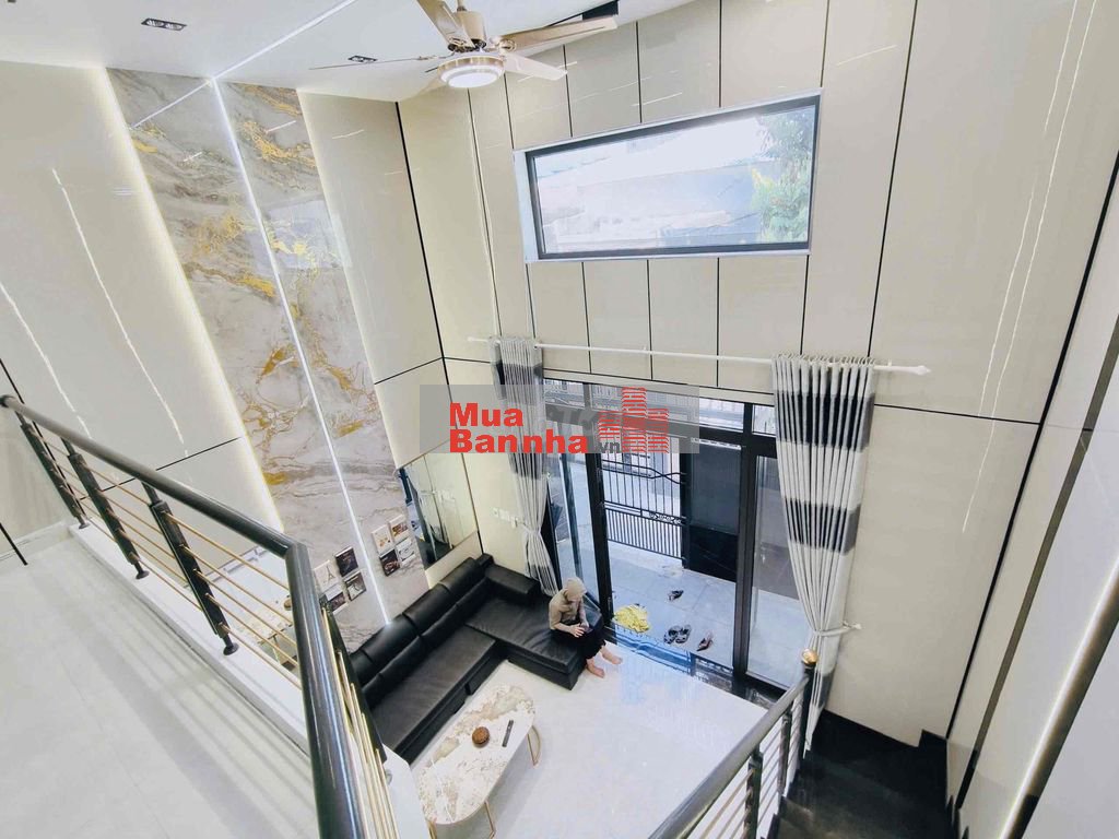 Quá rẻ 3.39 tỷ nhà 2 tầng full nội thất ngay đầu đường Hoàng Văn Thái
