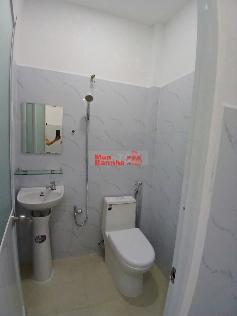 NHÀ MỚI 2PN KHU AN NINH ĐƯỜNG LÝ THƯỜNG KIỆT GIÁP Q10 Q11