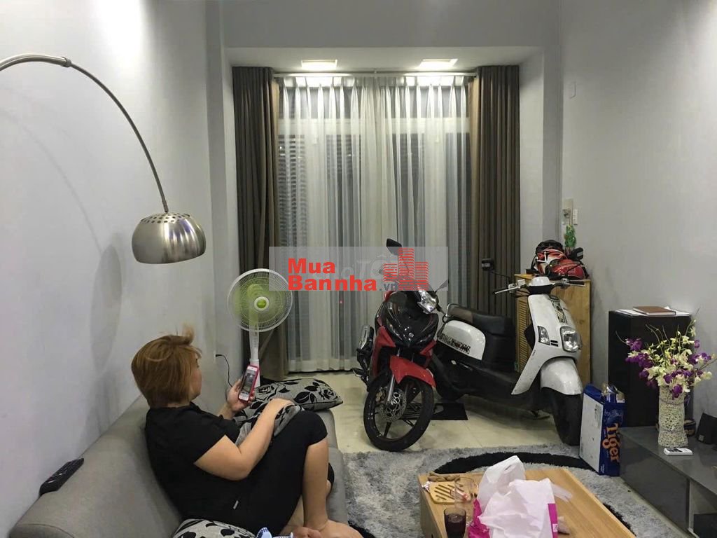 Nhà 5 tầng ngay Nguyễn Tri Phương, Q10, nhà ở ngay, giá 6 tỷ tl