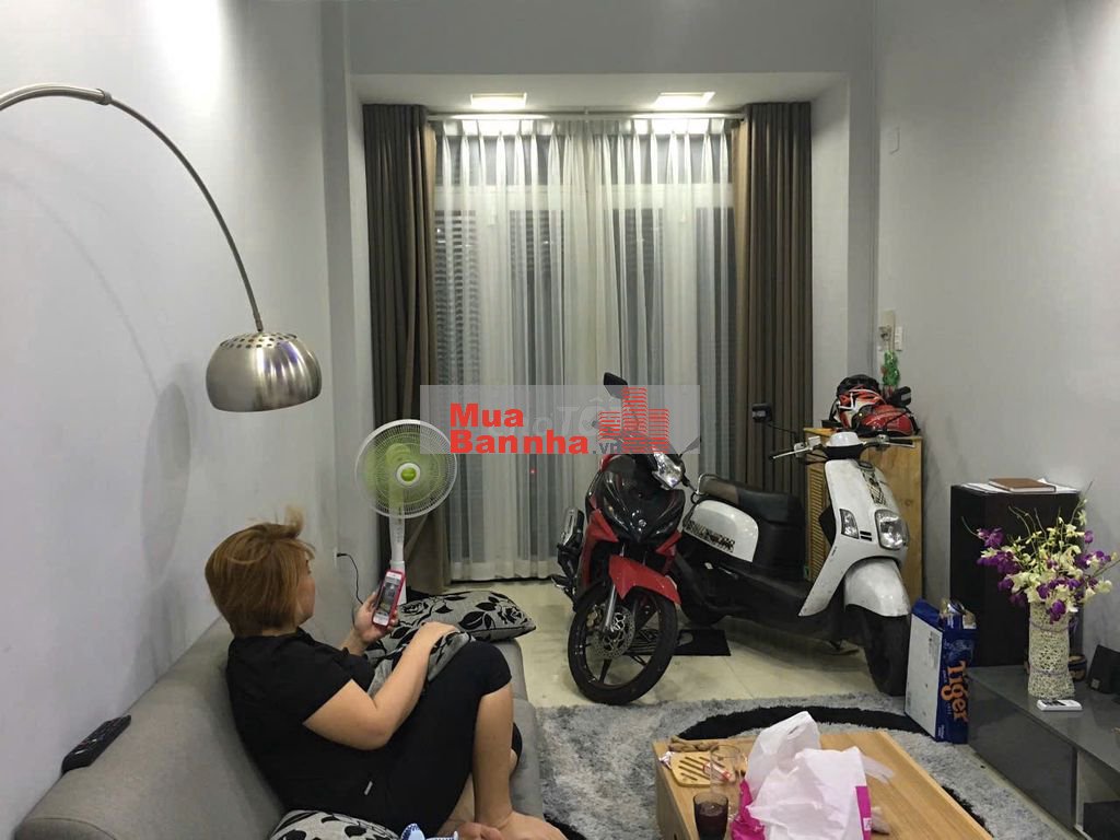 Nhà 5 tầng ngay Nguyễn Tri Phương, Q10, nhà ở ngay, giá 6 tỷ tl