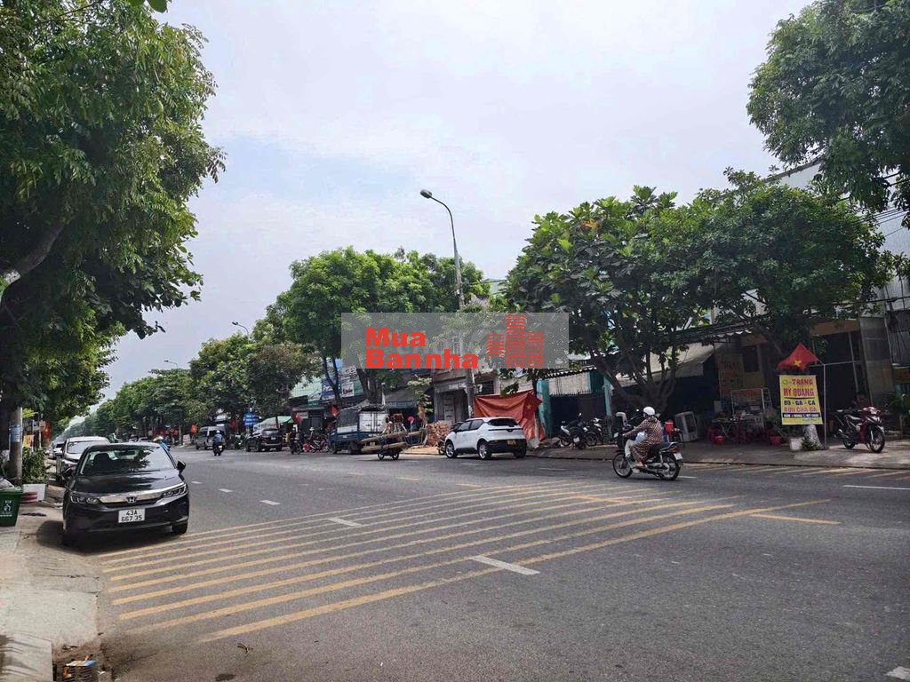 Bán rẻ nhà 107.5m² mặt tiền Phạm Hùng, Hoà Xuân, khu kd sầm uất