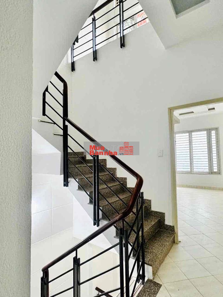 Nhà 3 Tầng P13 Tân Bình - Đối Diện E.Town - Gần Ga T3 - 5.6 Tỷ