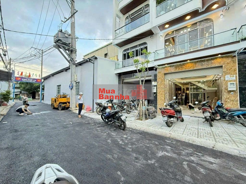 Siêu Phẩm 4m x 20m. Xây 5 Tầng Thang Máy Mặt Tiền Đường Thới An 12
