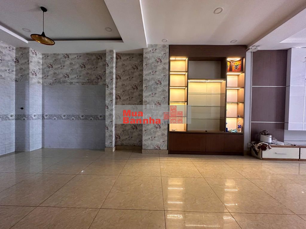 Bán nhà 108m2 ( 6x18 ), sổ sẵn, mặt tiền 20m Trịnh Quang Nghị, Phú Lợi