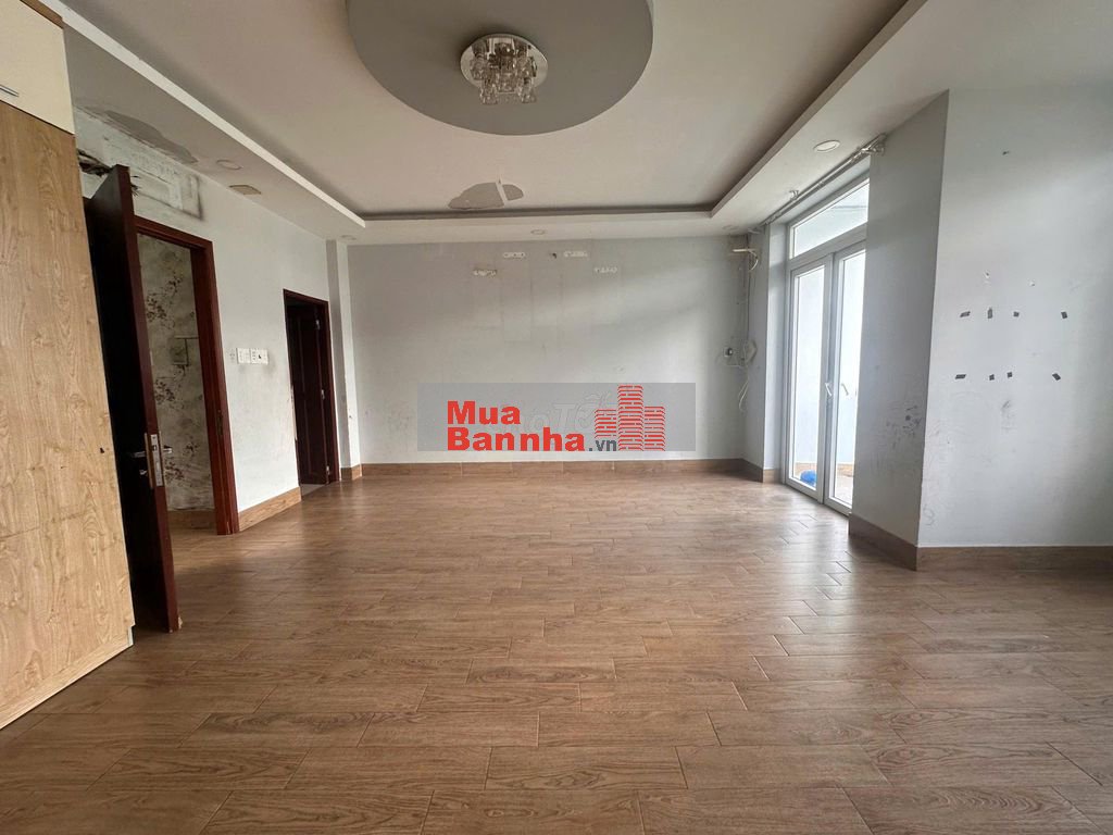 Bán nhà 108m2 ( 6x18 ), sổ sẵn, mặt tiền 20m Trịnh Quang Nghị, Phú Lợi