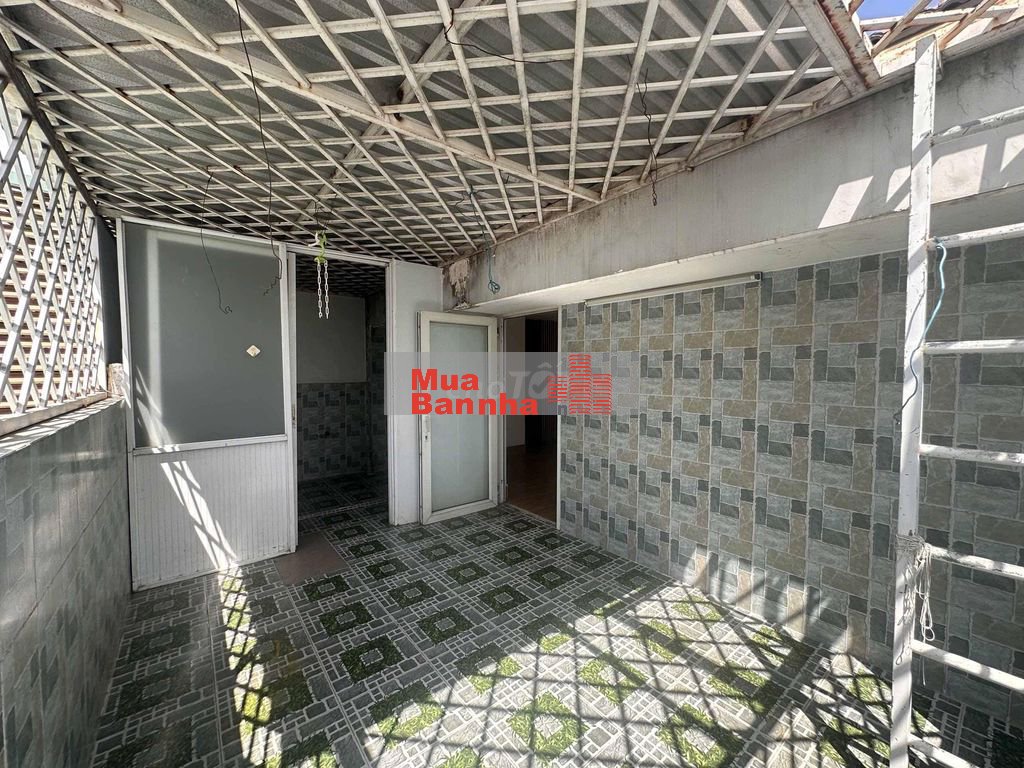 Bán nhà 108m2 ( 6x18 ), sổ sẵn, mặt tiền 20m Trịnh Quang Nghị, Phú Lợi