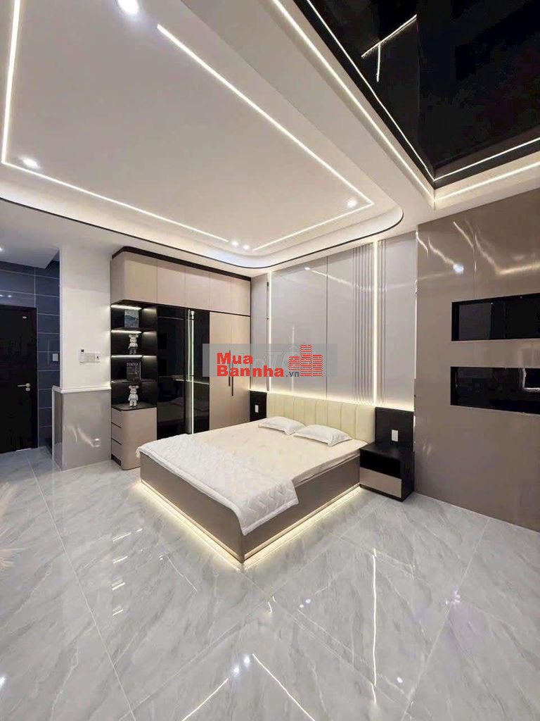 chủ cần bán gấp căn nhà mặt tiền đường 13m, hẻm xe hơi tránh nhau