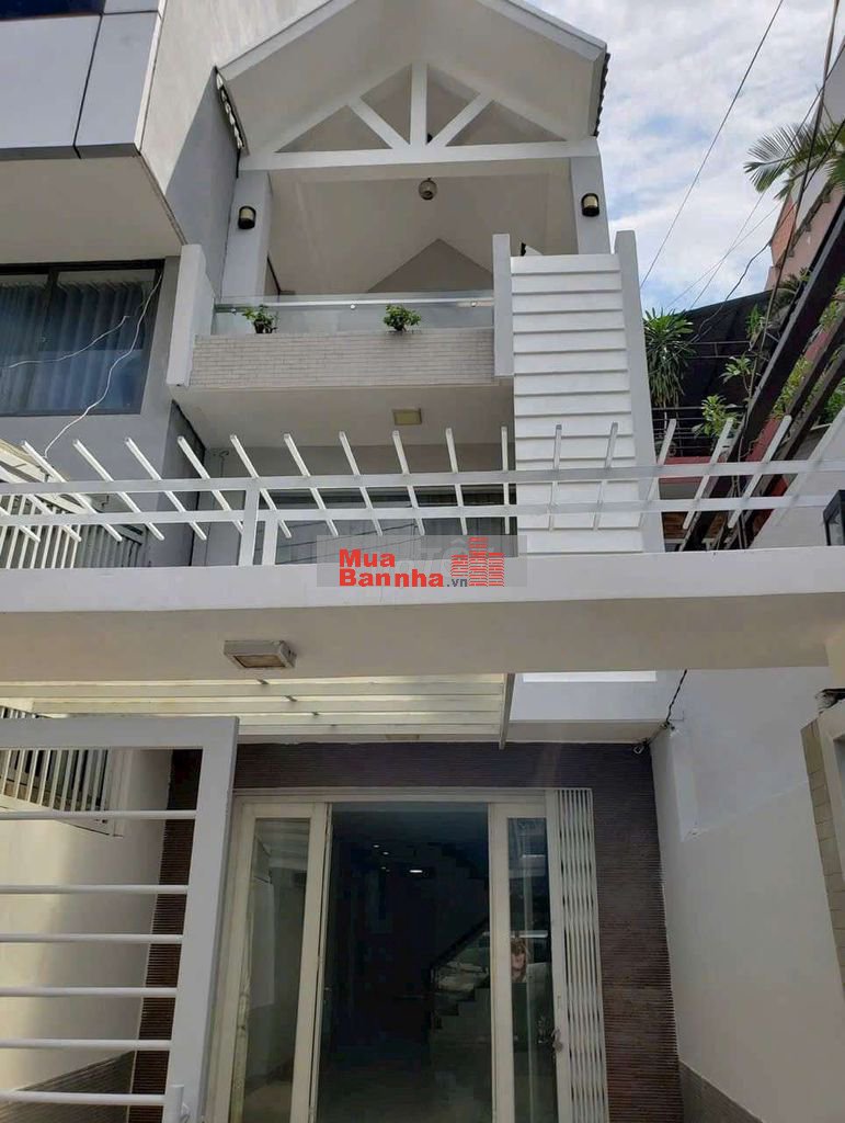 Bán nhà Mặt tiền DT:4x20 nhà 3 tầng gần chợ tân Mỹ cạnh phú mỹ hưng q7
